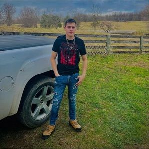 Meet your Posher, Leonel